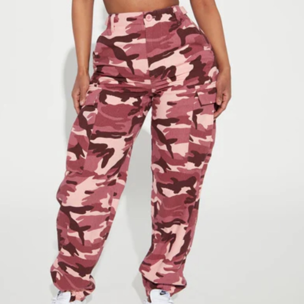 Brand new never worn fashion nova pink camo pants